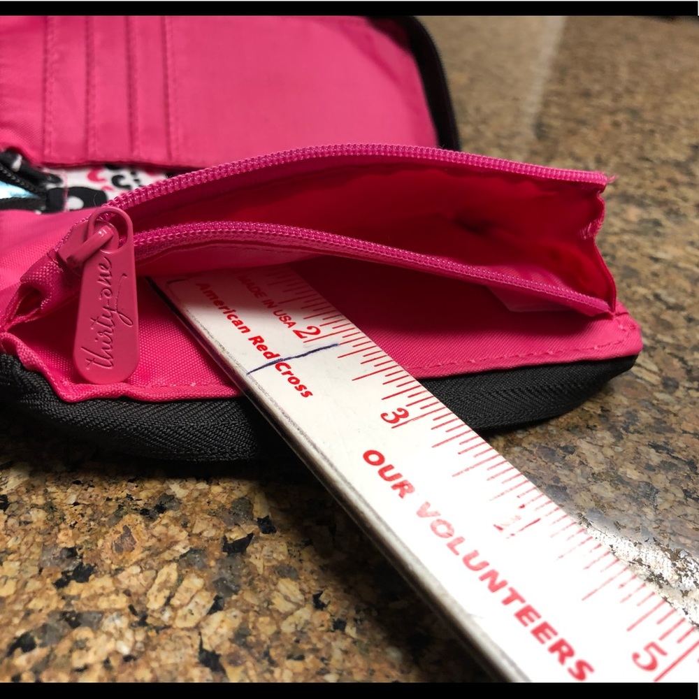 Thirty-one wristlet. - Picture 11 of 15